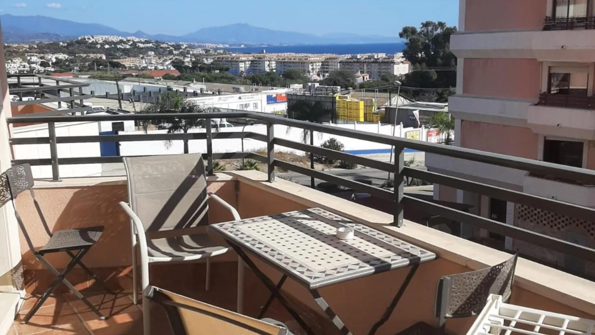 Apartamento Manilva Con Terraza Y Piscina Spain